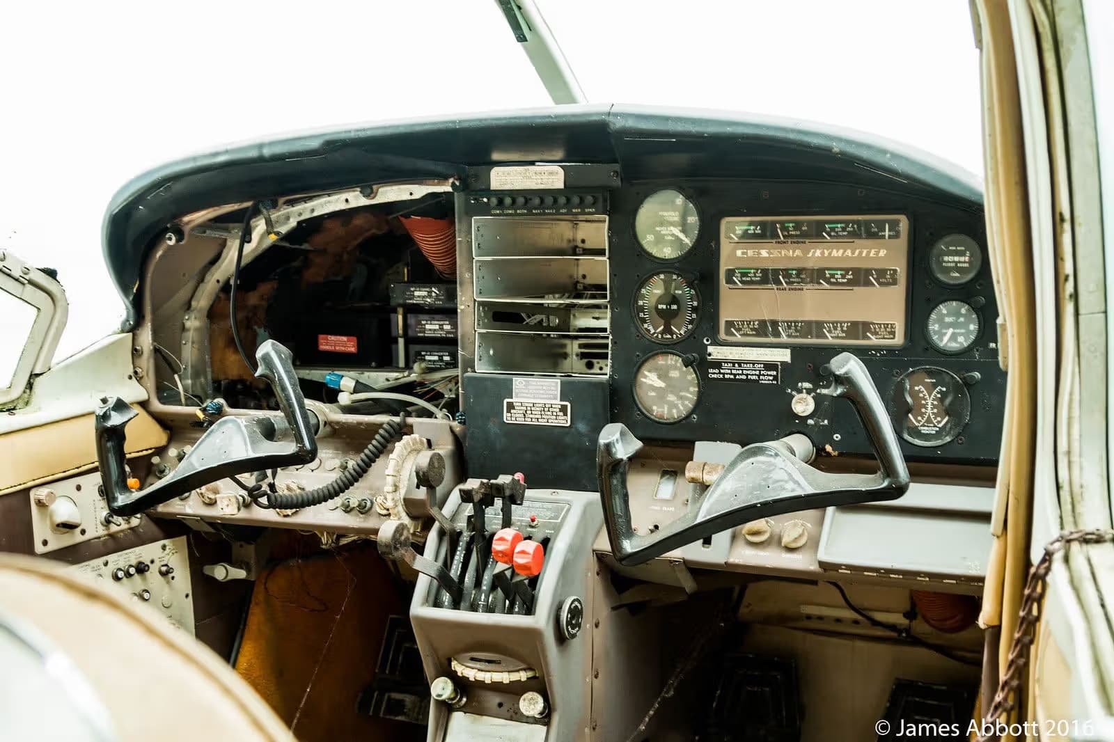 C-FQGO — Cessna