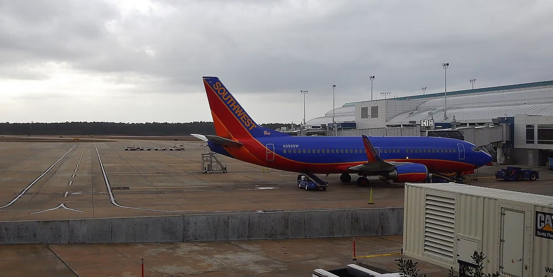 N390SW — Twin-engine aircraft at Jacksonville International Airport