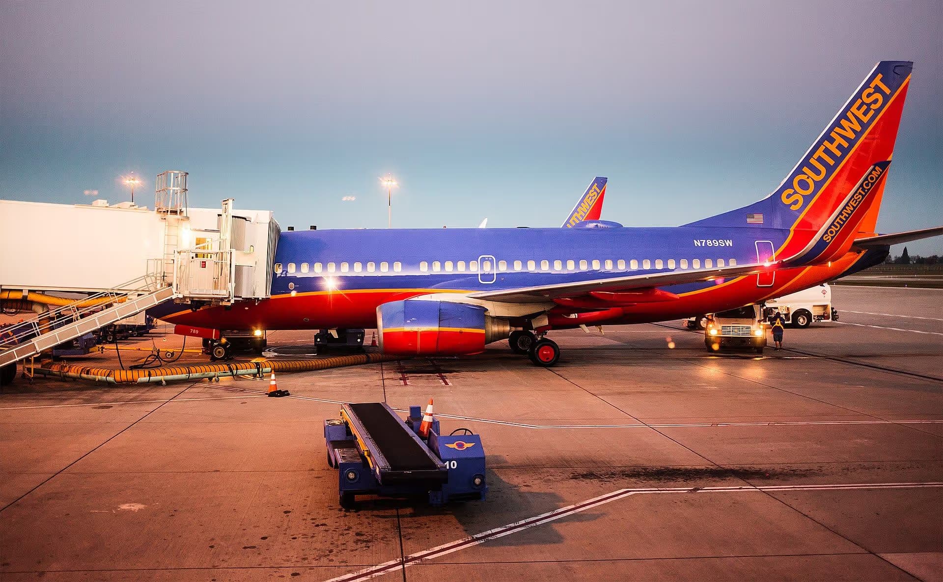 N789SW — Twin-engine aircraft