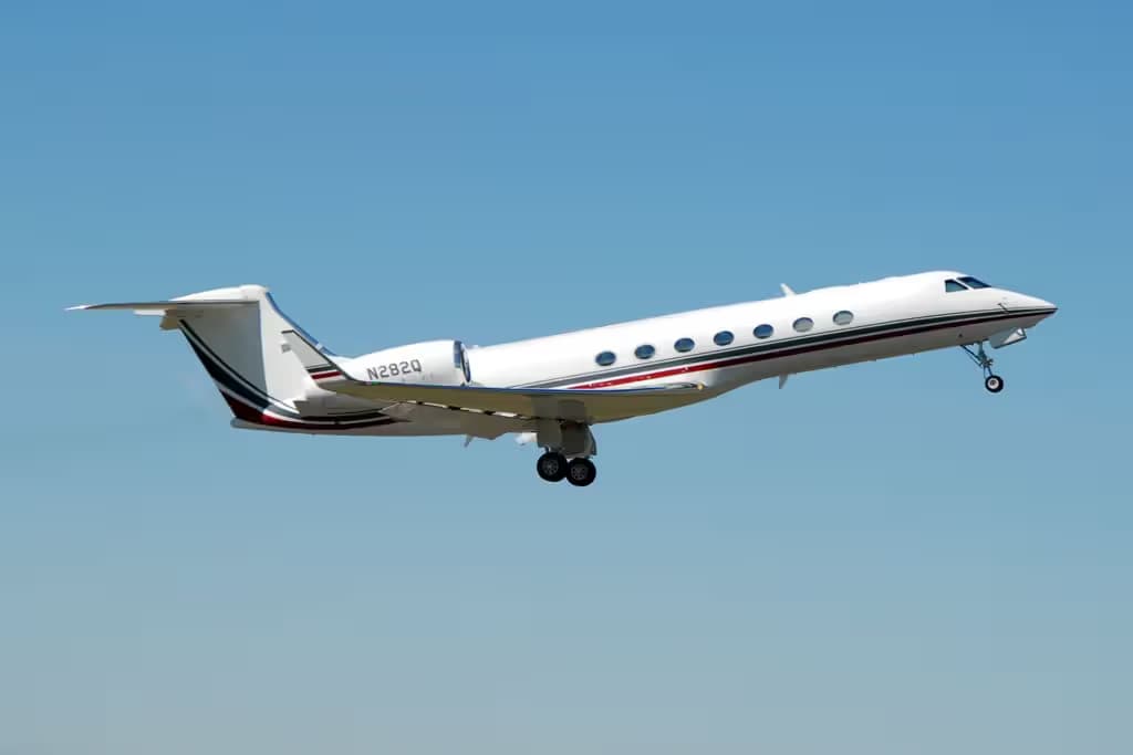 N282Q — Business jet