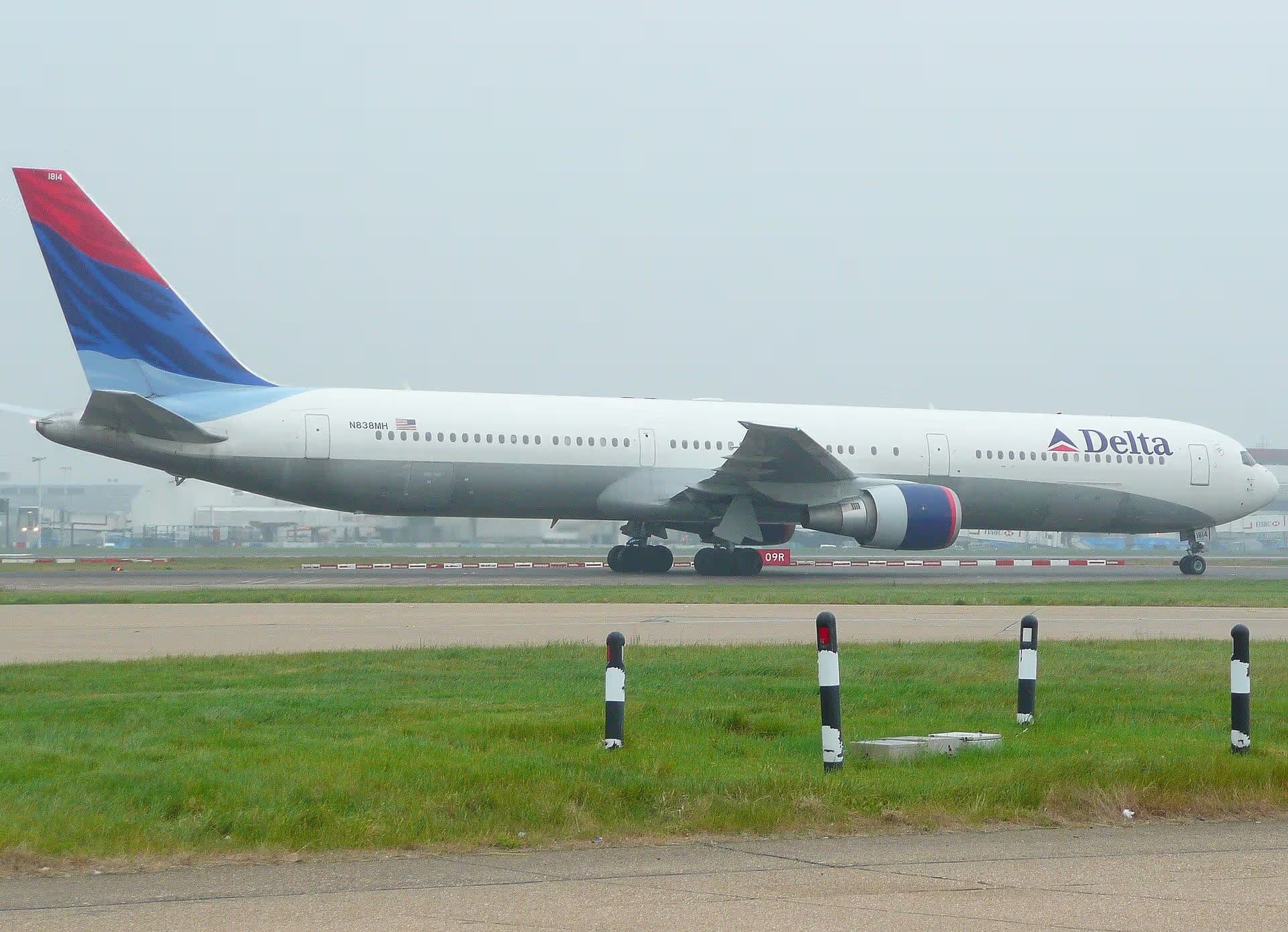 N838MH — Twin-engine aircraft
