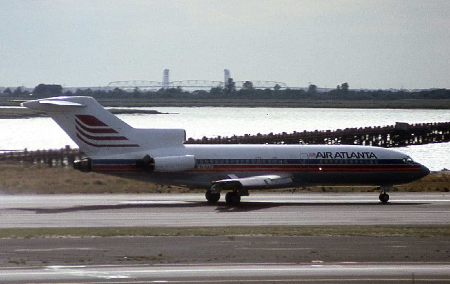 N7077U — Aircraft