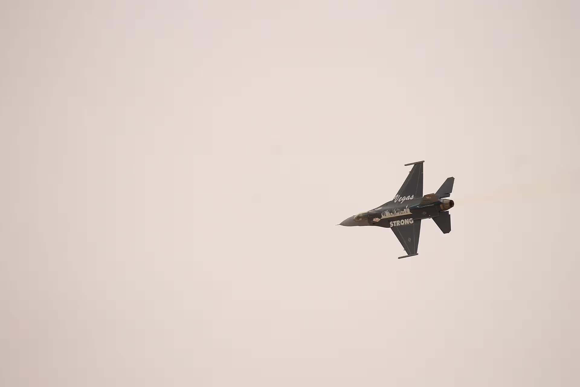 Unidentified — Single-engine aircraft