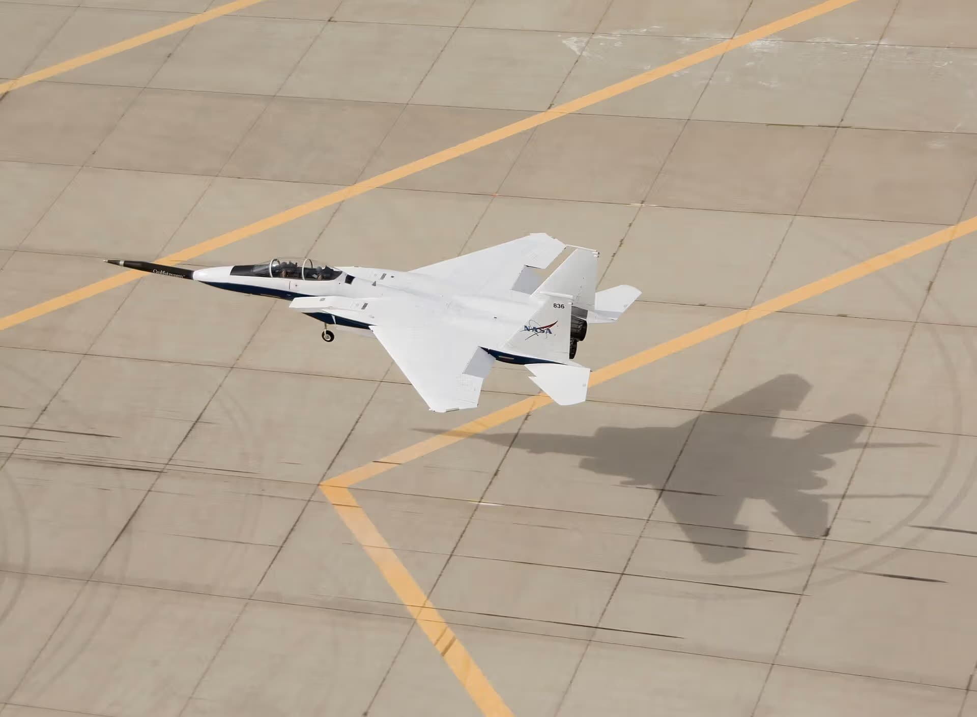 N836NA — Twin-engine aircraft