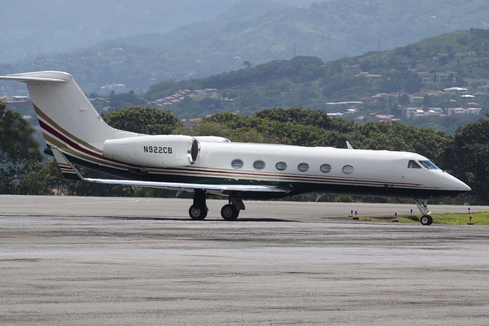 N922CB — Business jet