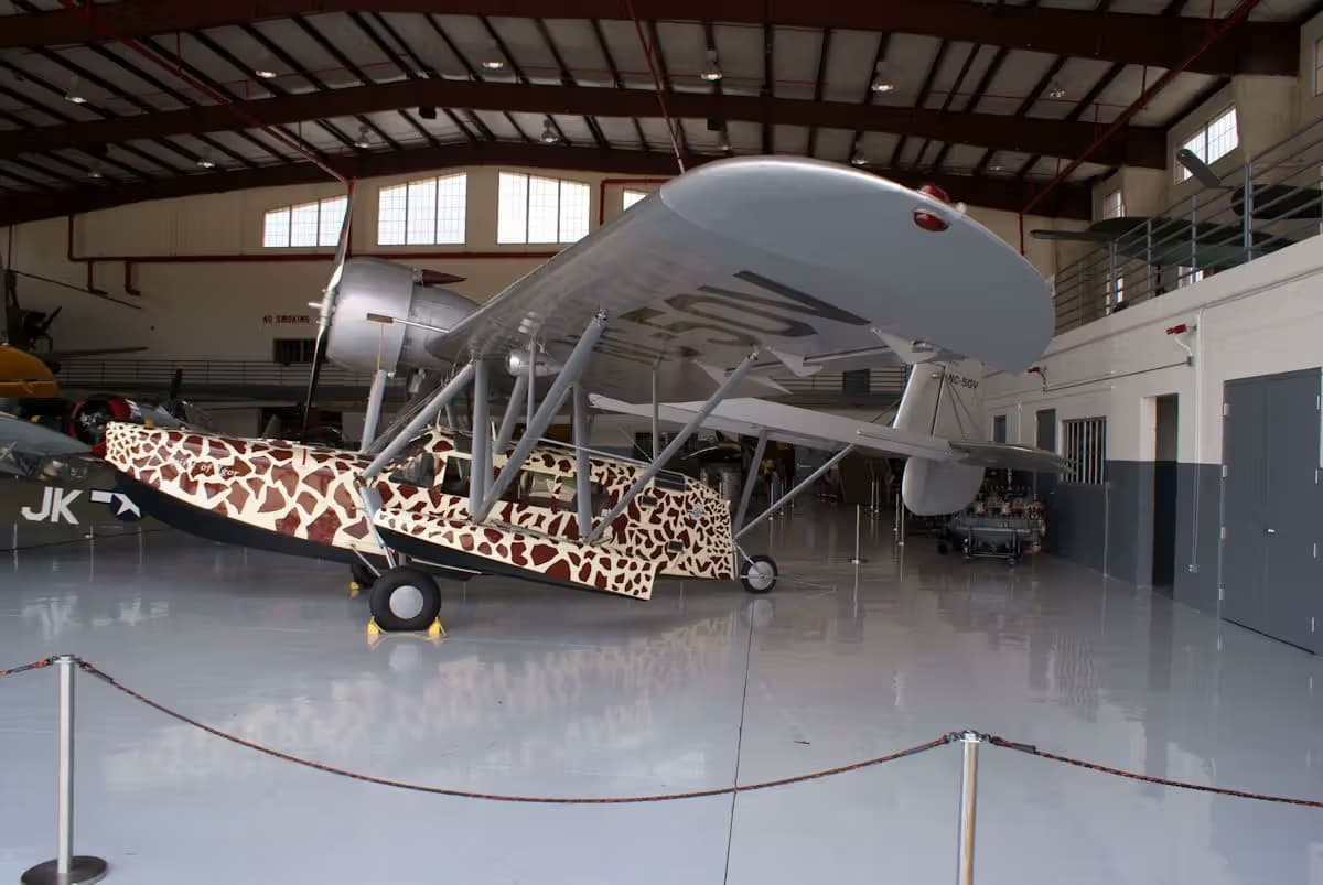 Unidentified — Single-engine aircraft