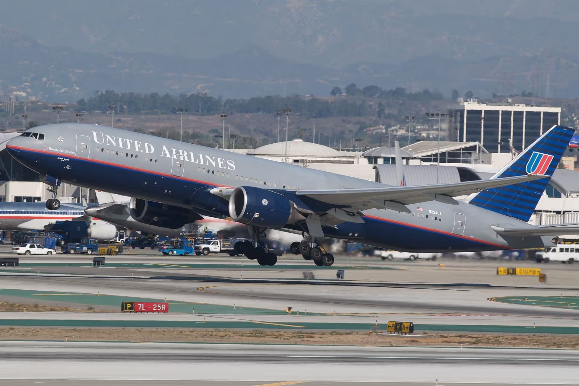 N224UA — Boeing