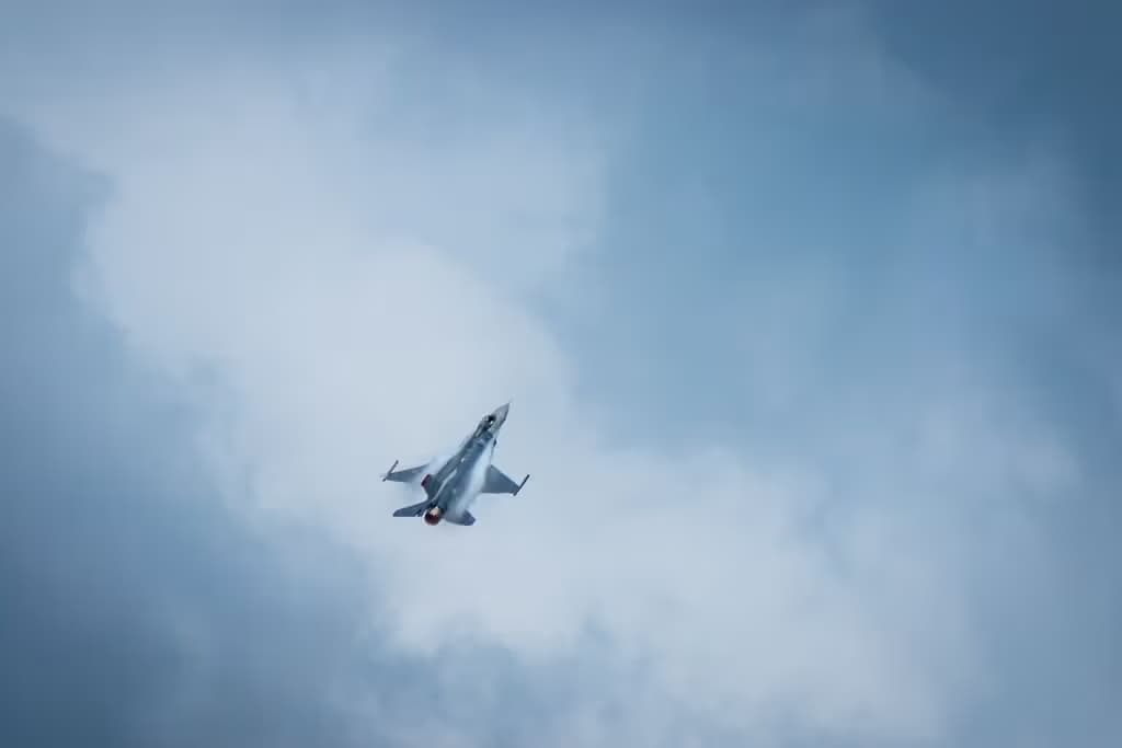 Unidentified — Single-engine aircraft