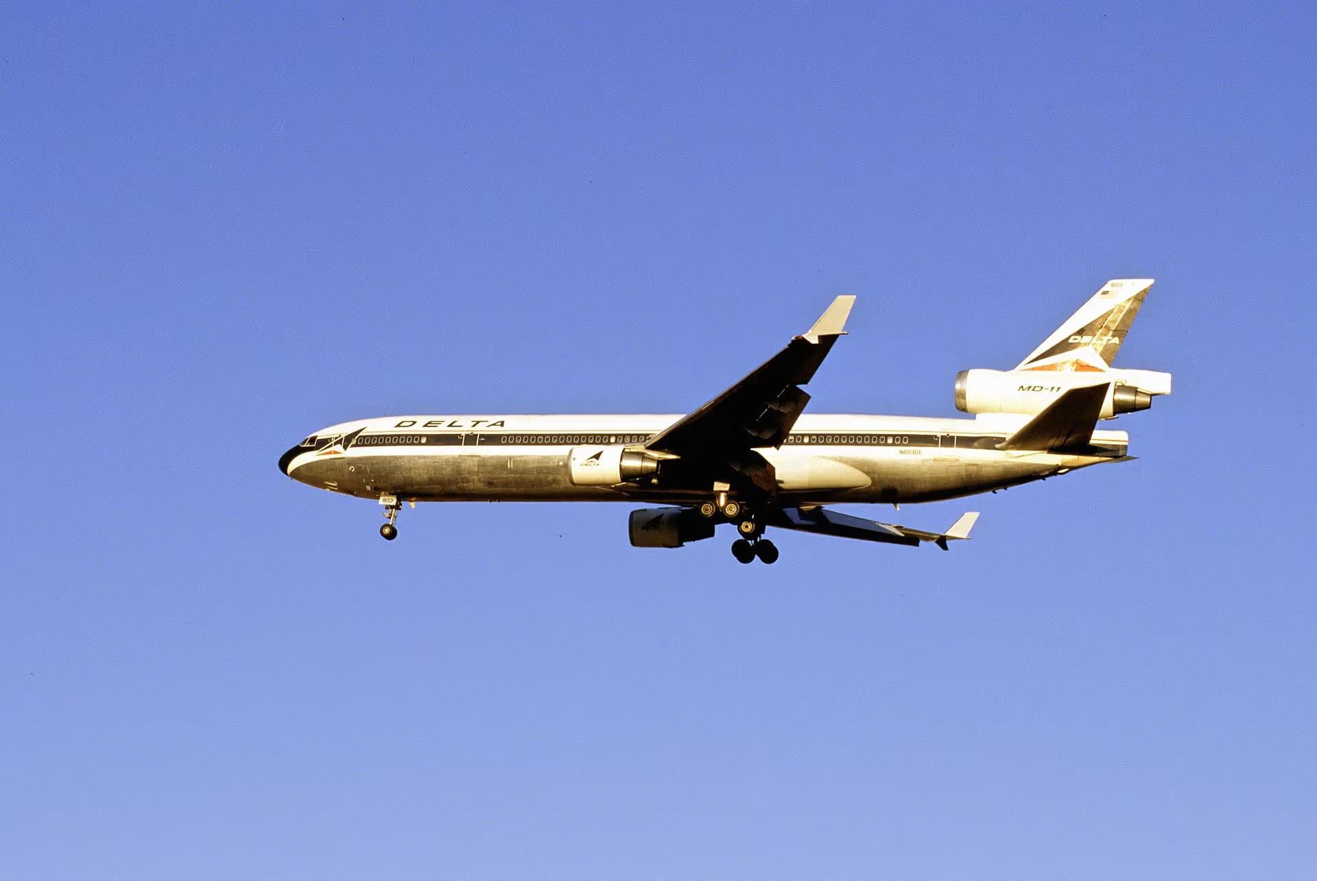 N803DE — Aircraft