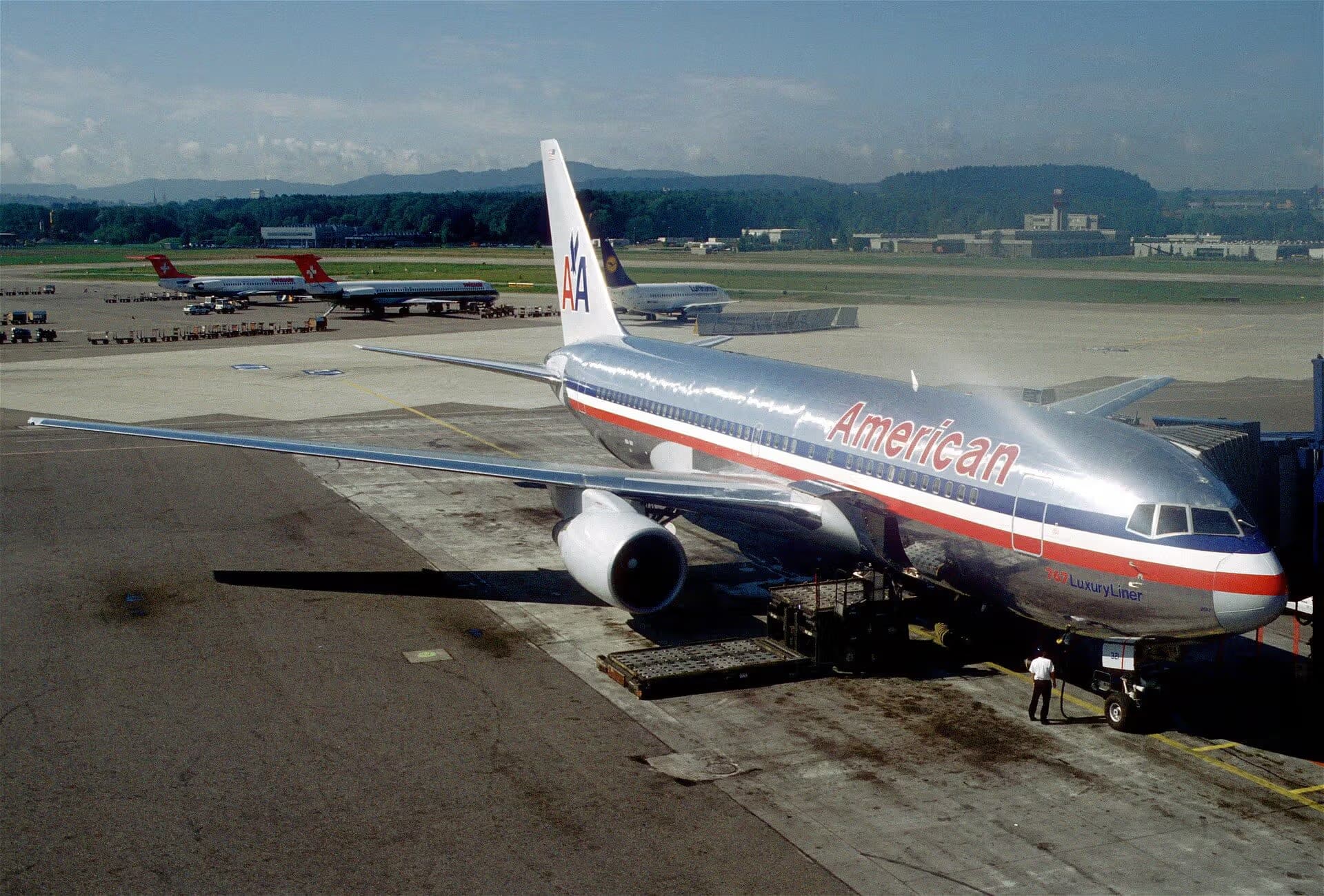 N321AA — Boeing
