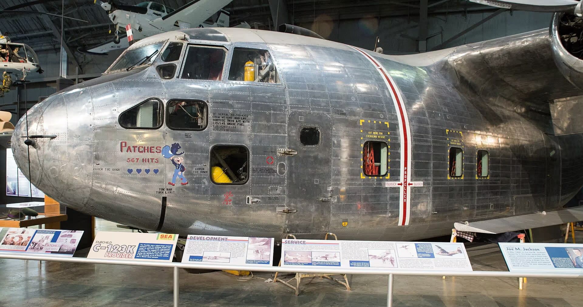 Unidentified — Twin-engine aircraft