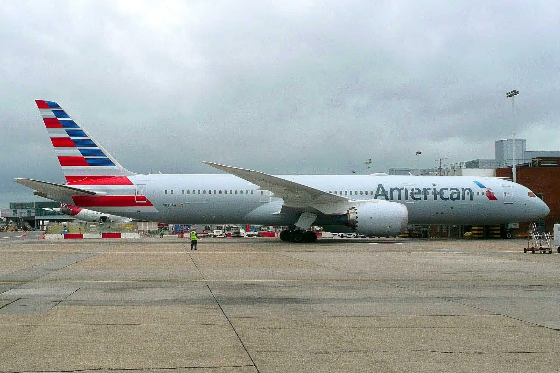 N825AA — Boeing