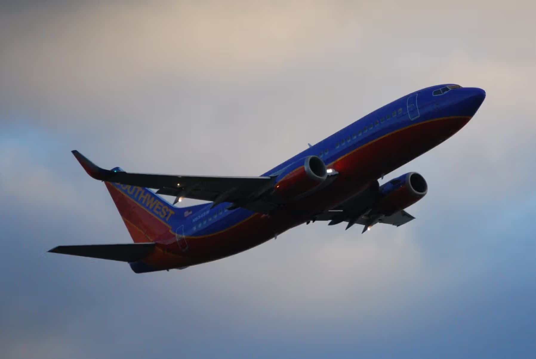 N654SW — Twin-engine aircraft
