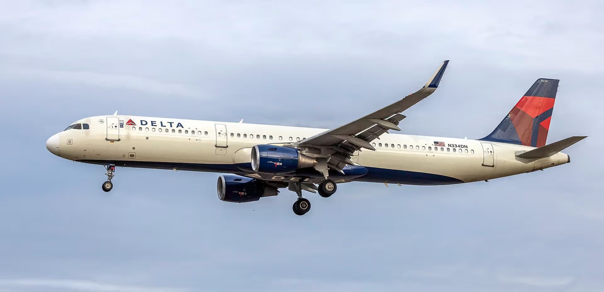 N334DN — Twin-engine aircraft