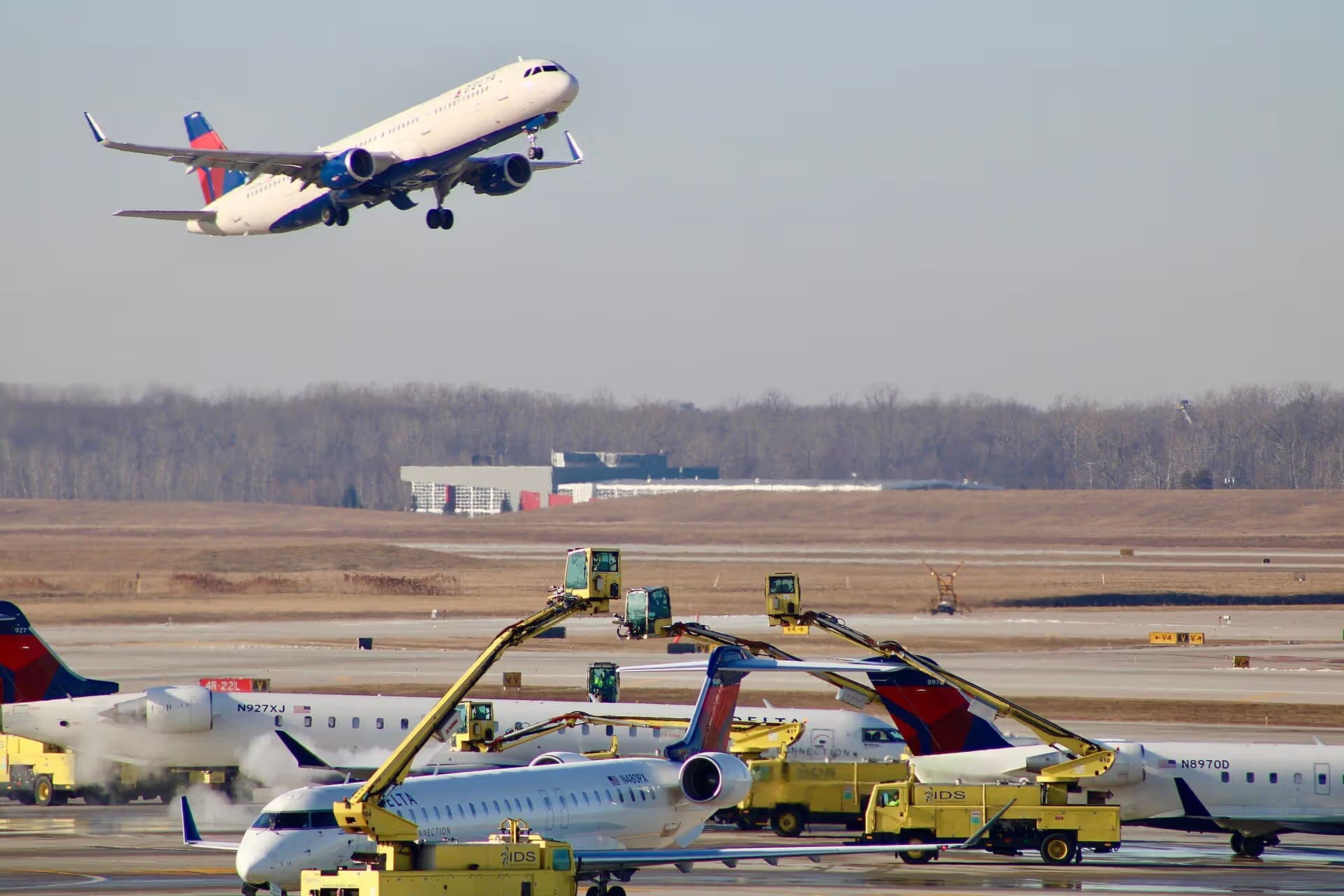 N8970D — Twin-engine aircraft
