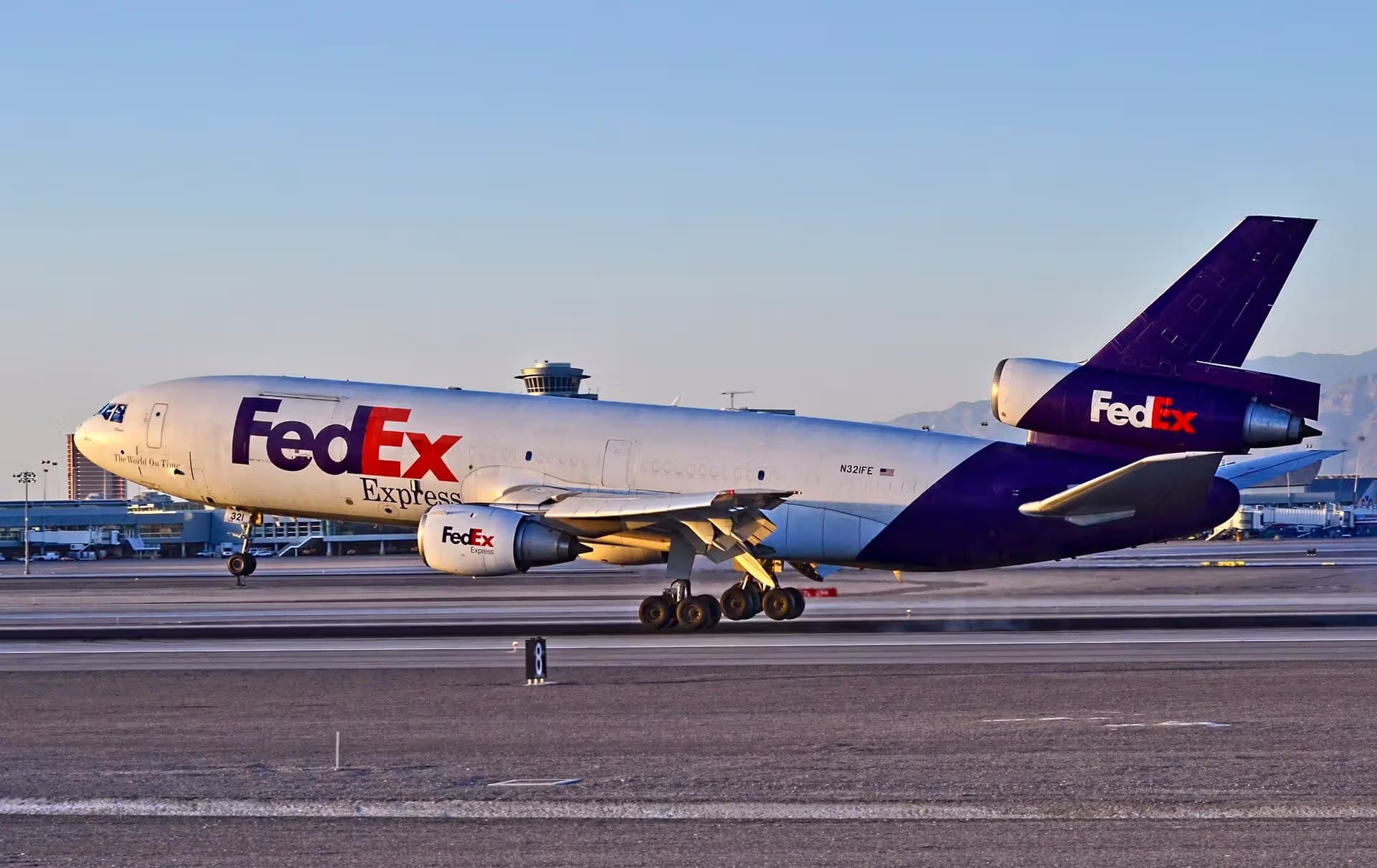 N321FE — Douglas