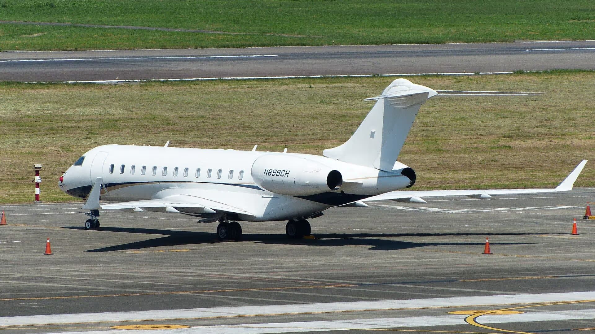 N899CH — Business jet