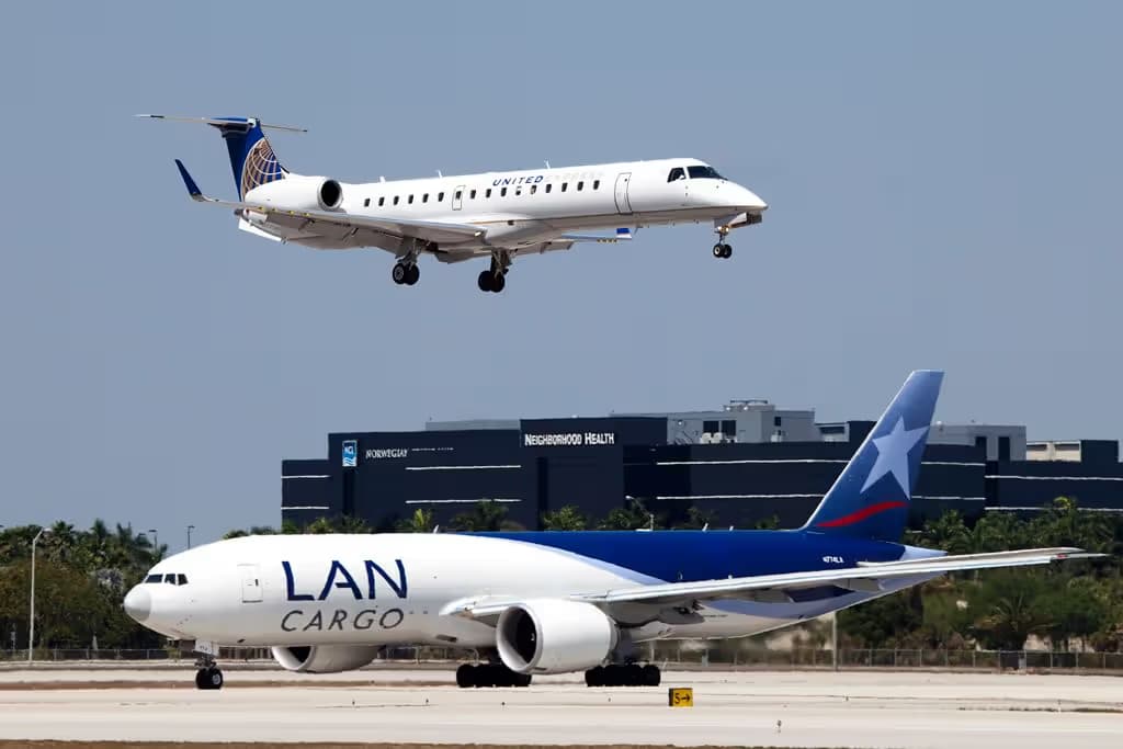 N11109 — Twin-engine aircraft