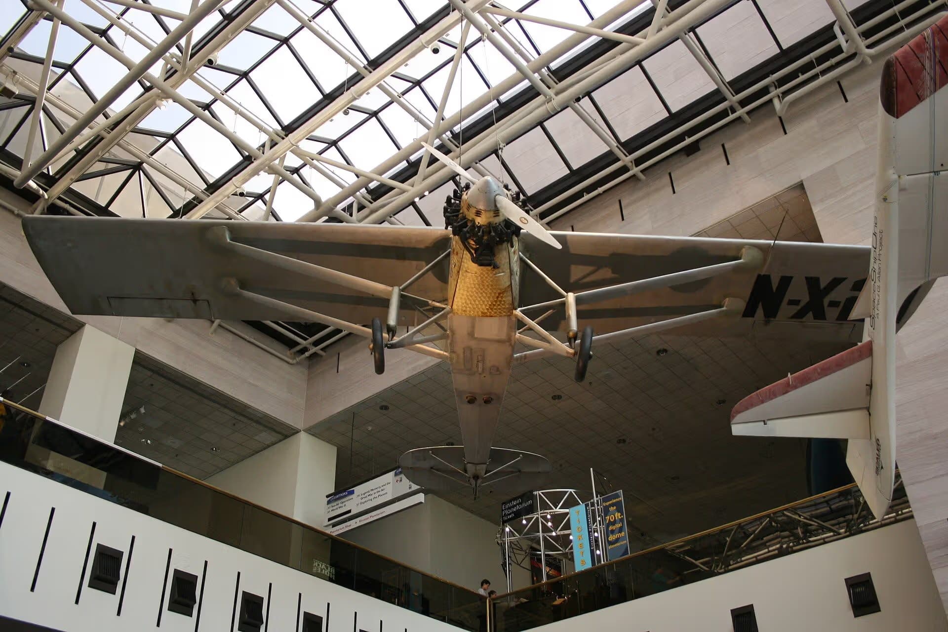 Unidentified — Single-engine aircraft