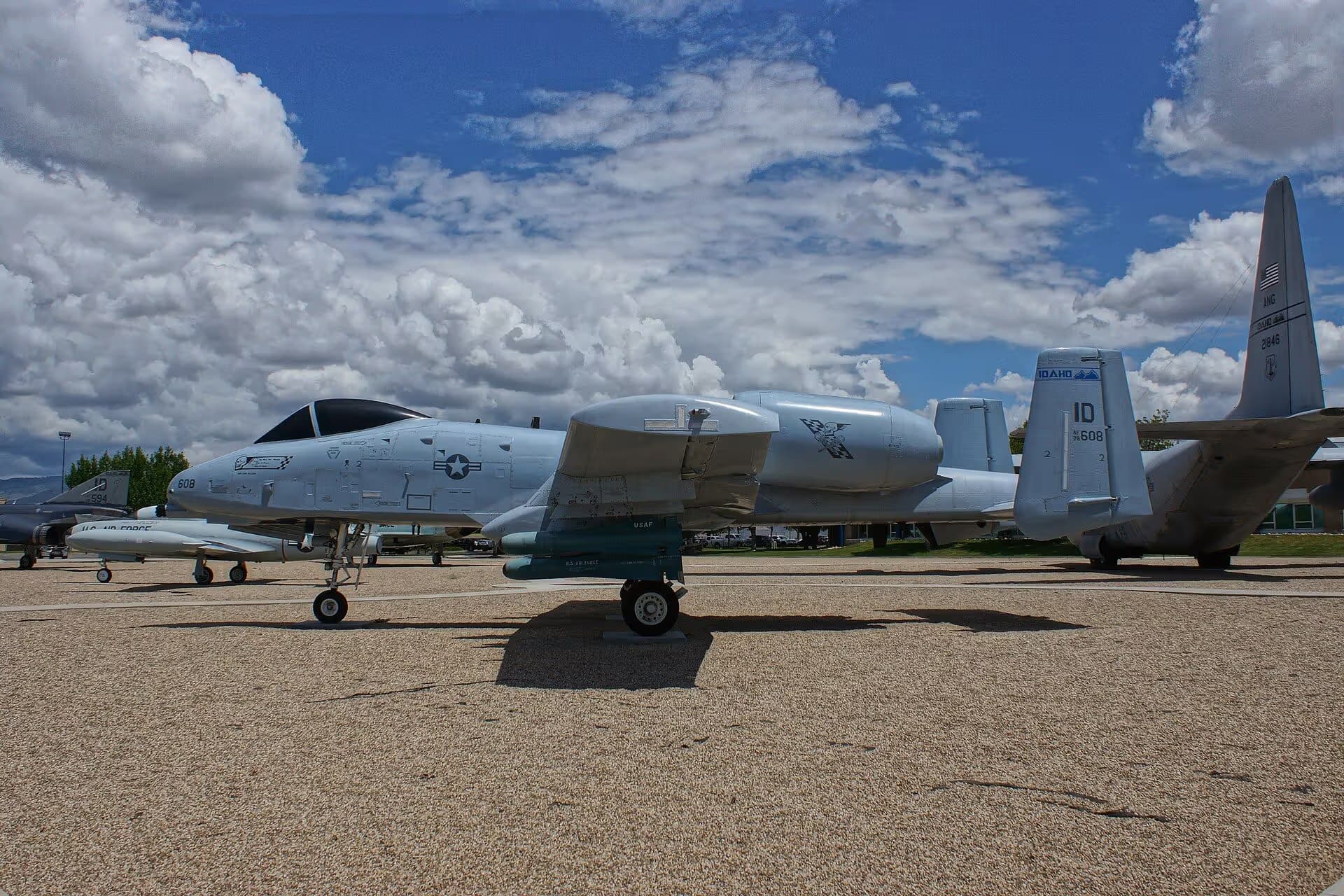 Unidentified — Twin-engine aircraft