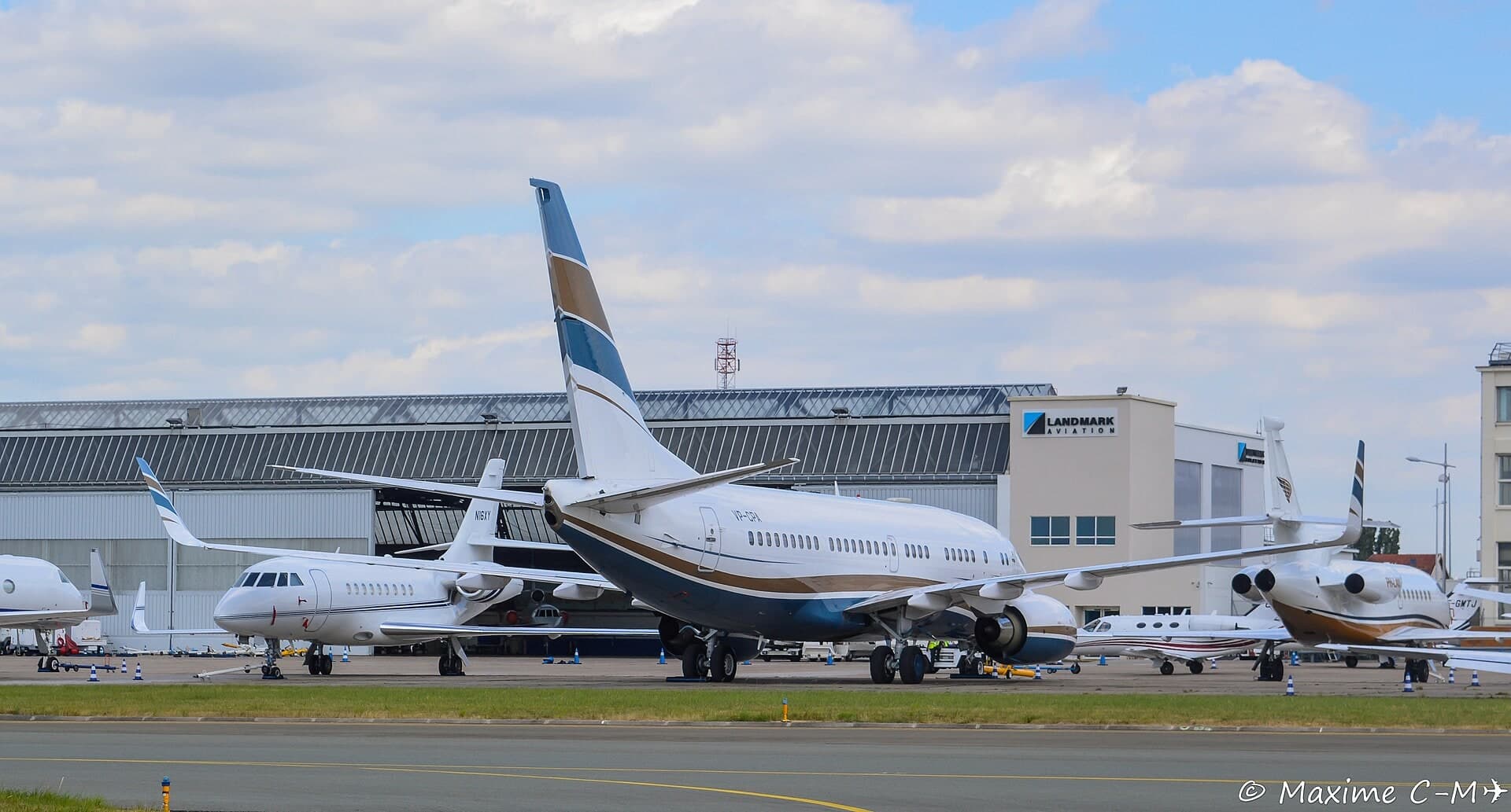 N16XY — Business jet