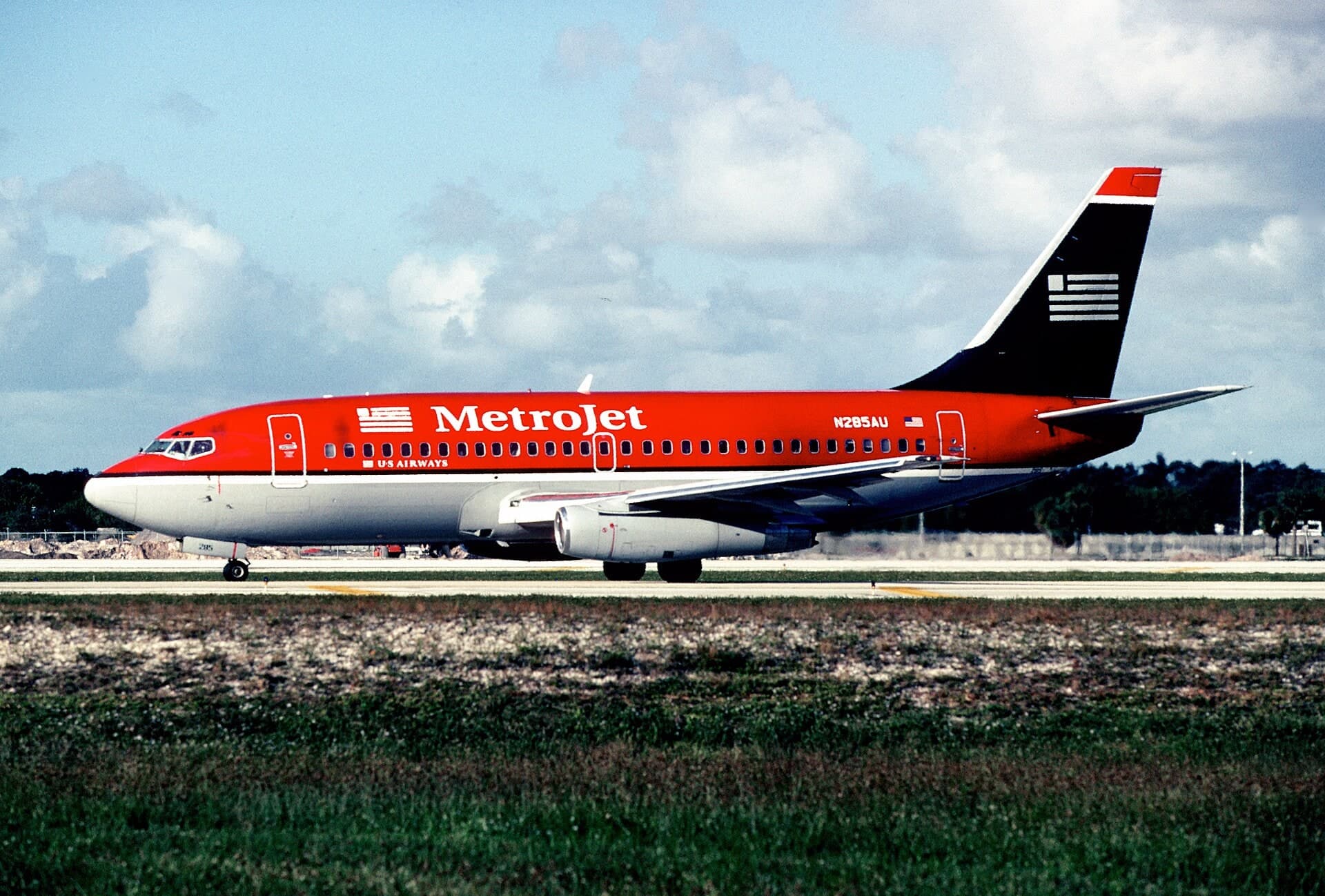 N285AU — Boeing