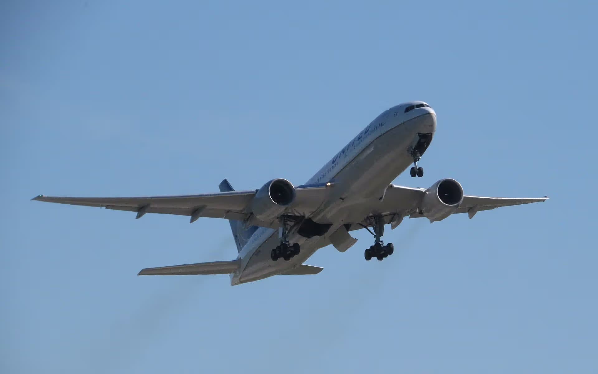 N784UA — Twin-engine aircraft at Munich Airport