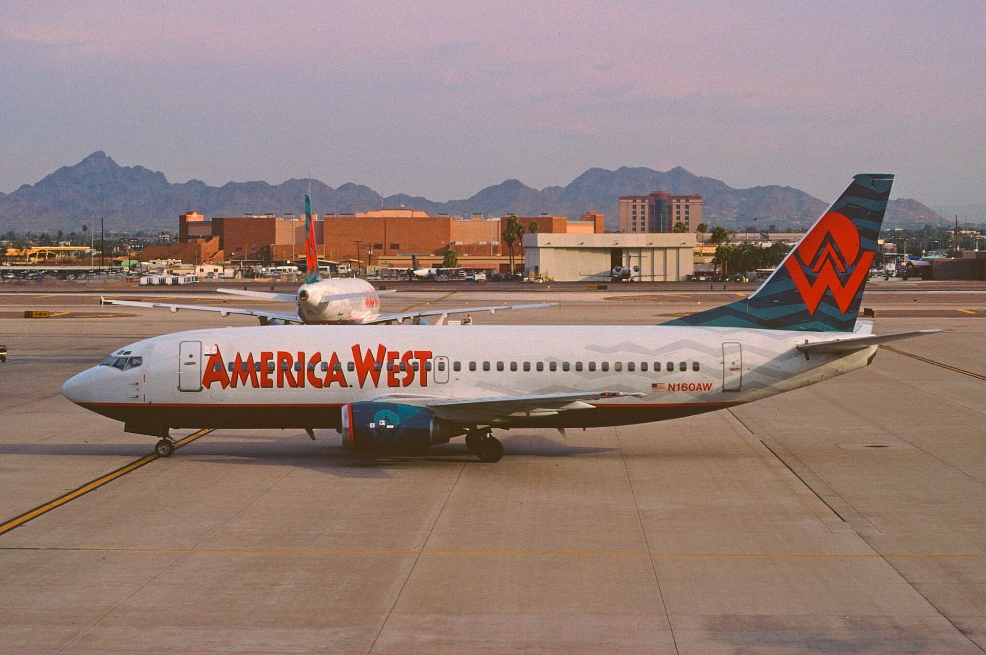 N160AW — Boeing