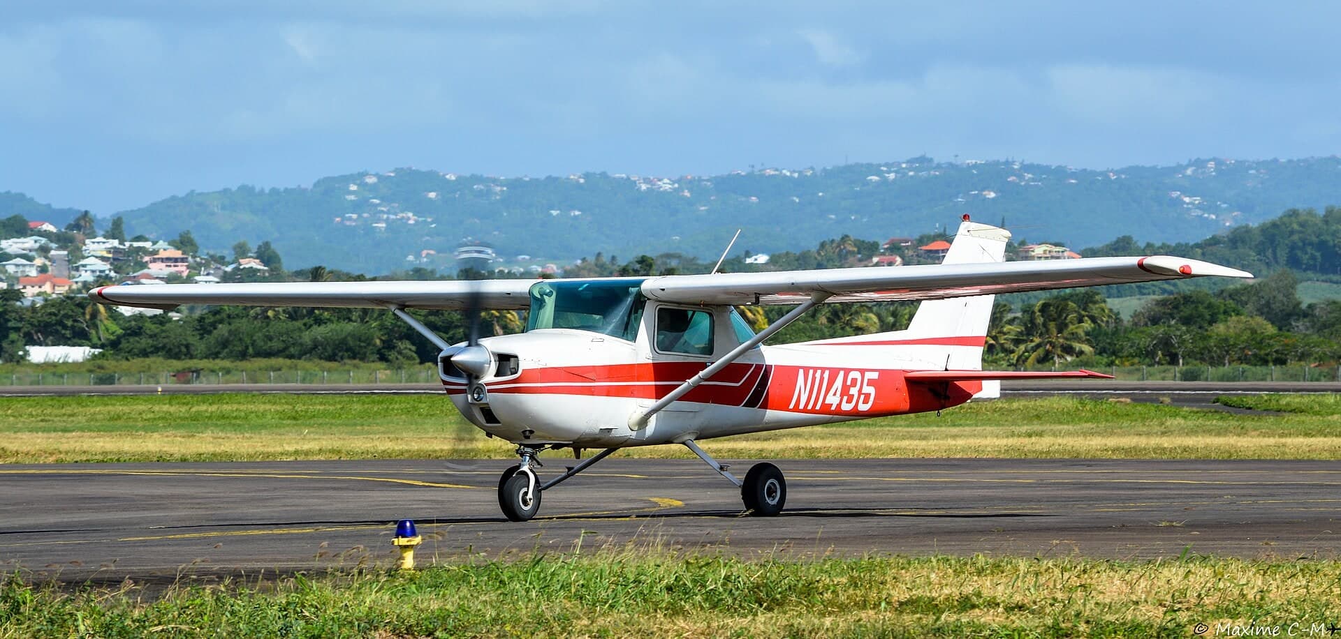 N11435 — Single-engine aircraft