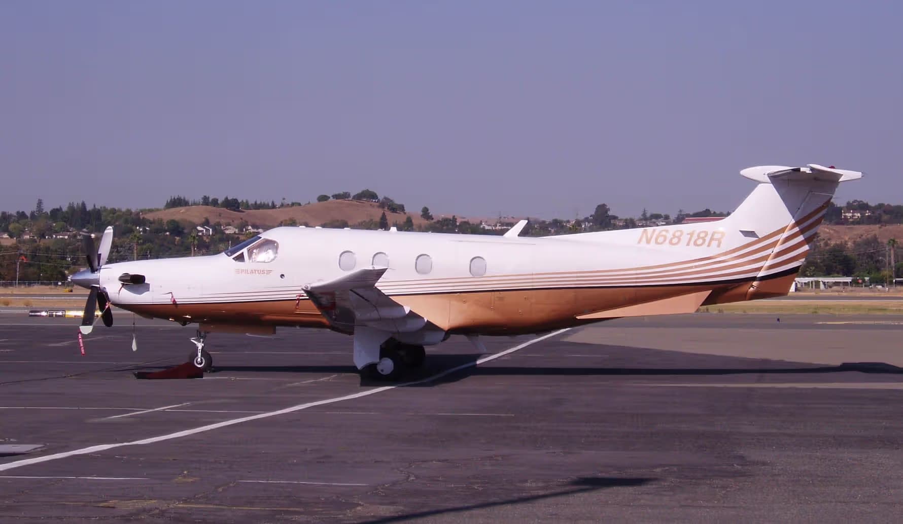 N6818R — Pilatus
