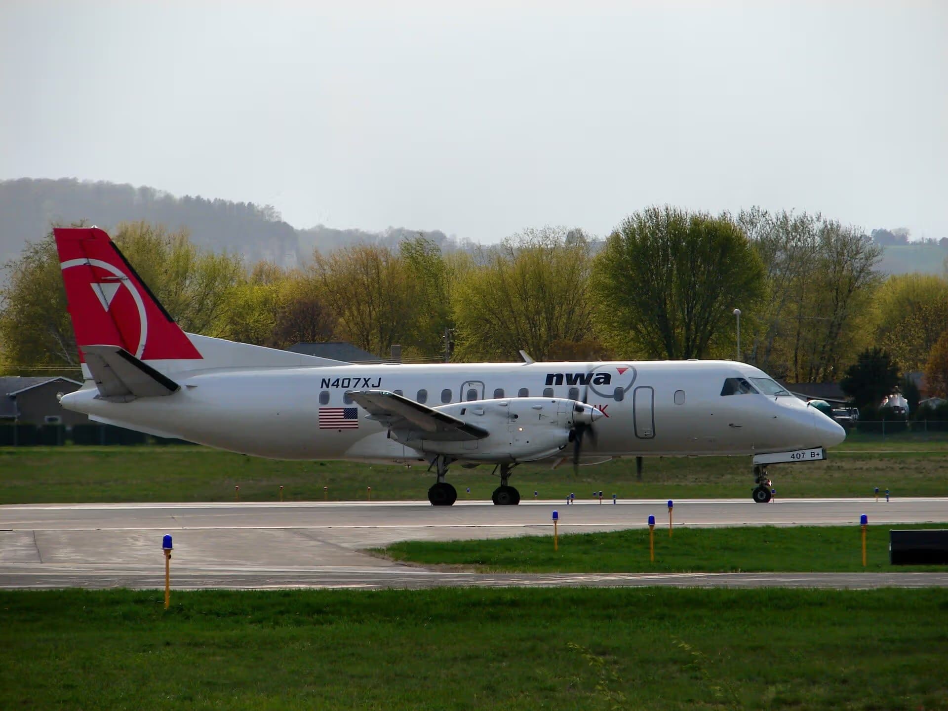 N407XJ — Twin-engine aircraft