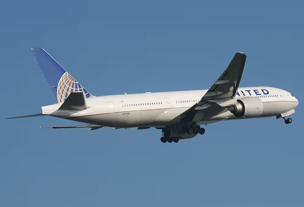 N77019 — Boeing