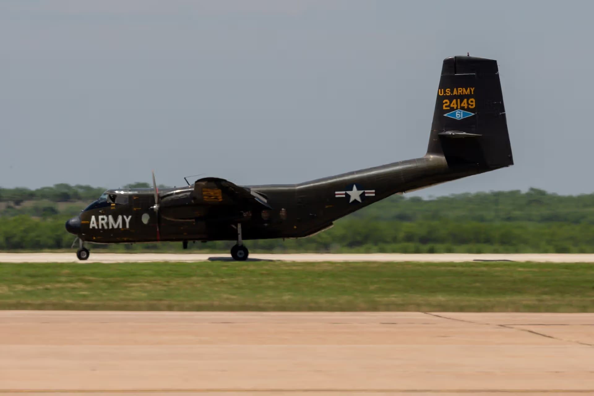 Unidentified — Twin-engine aircraft