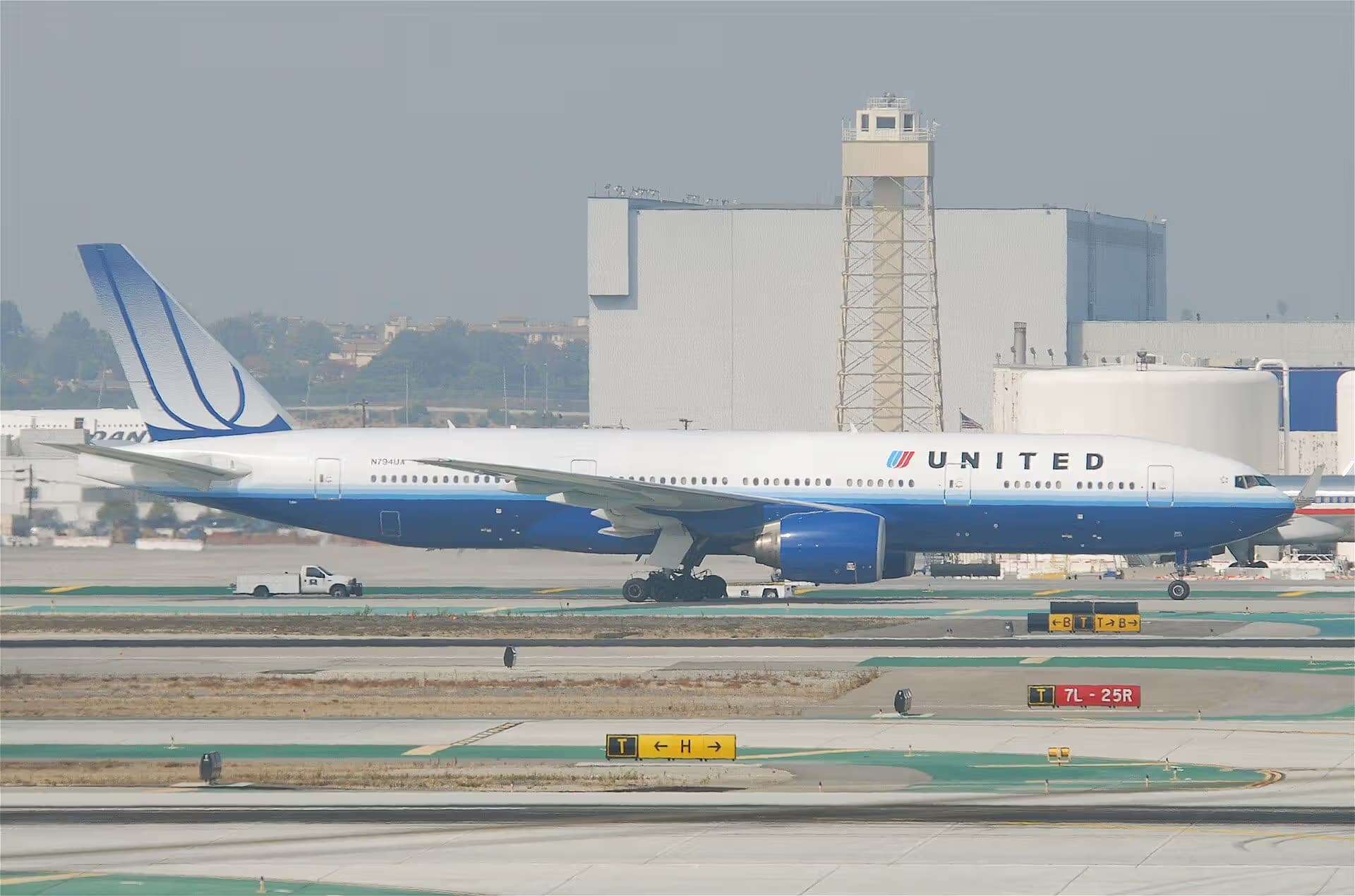 N794UA — Boeing