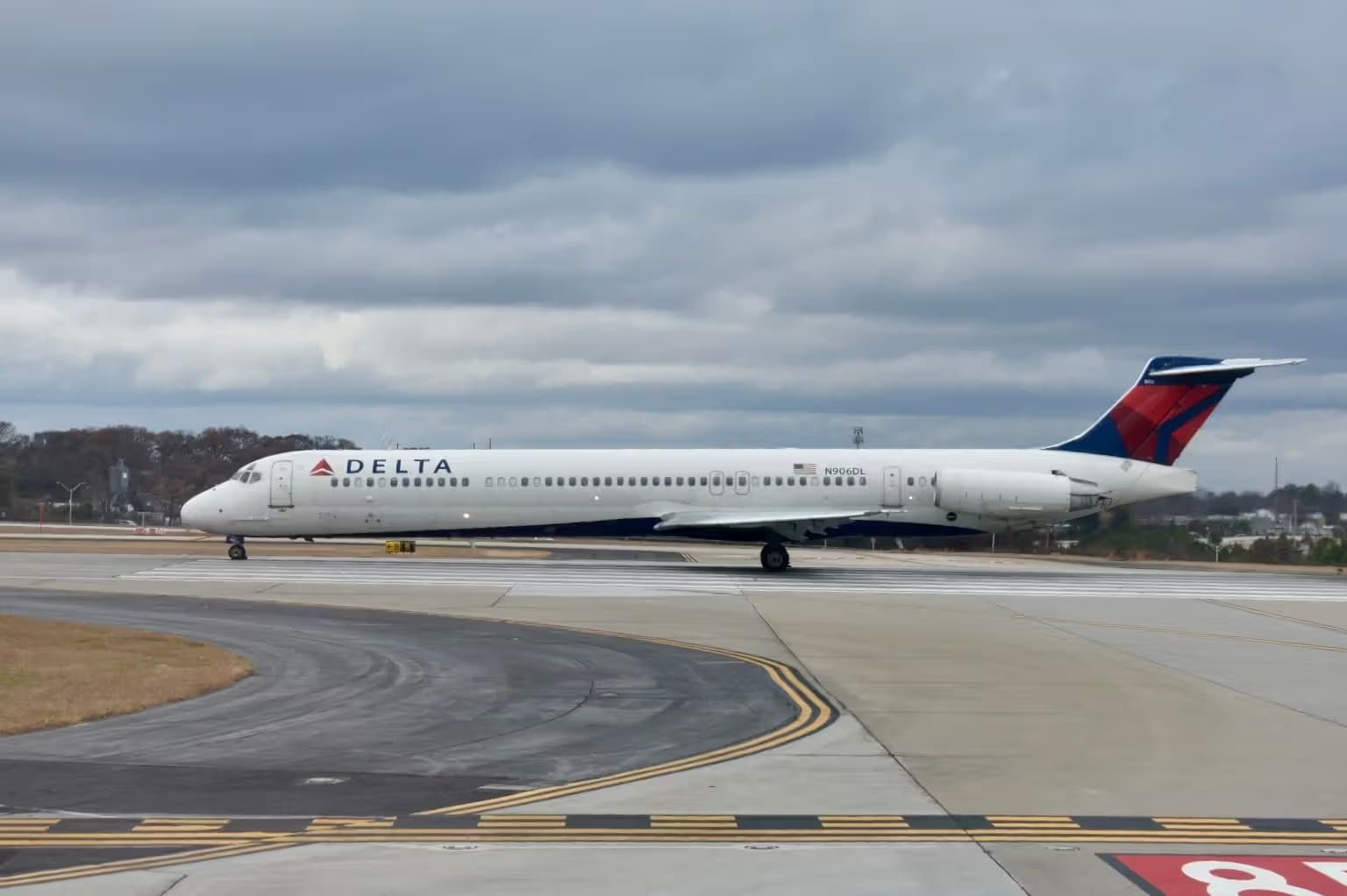 N906DL — Douglas
