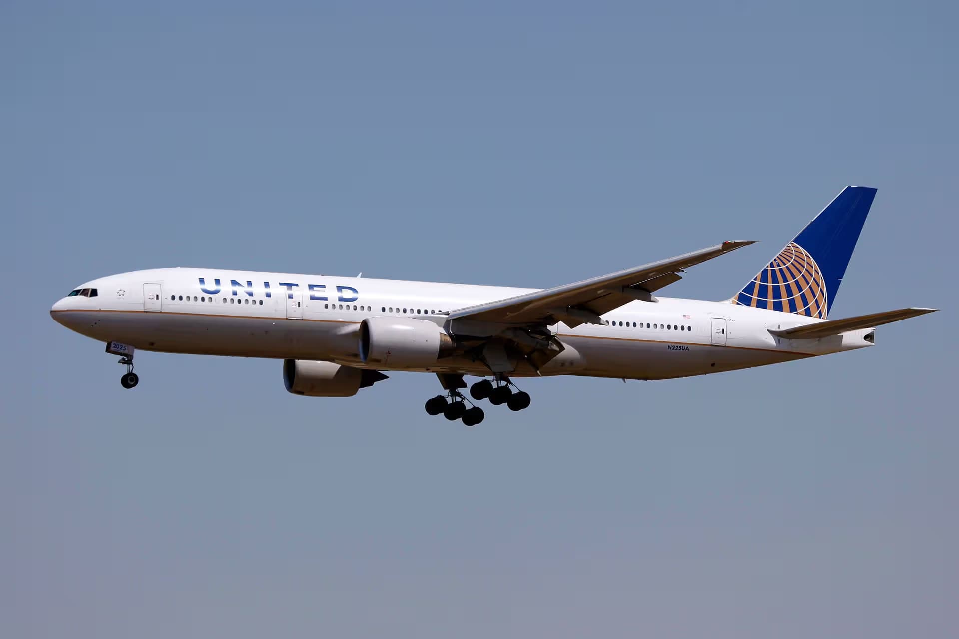 N225UA — Boeing