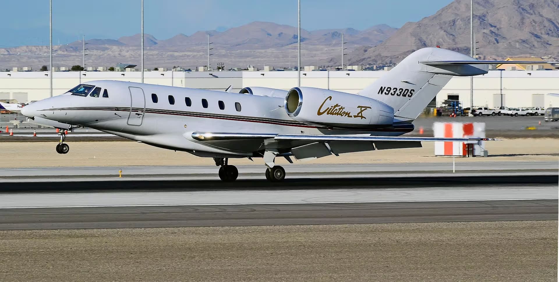 N933QS — Business jet