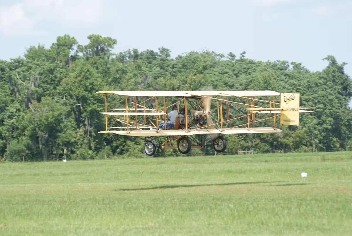 Unidentified — Aircraft