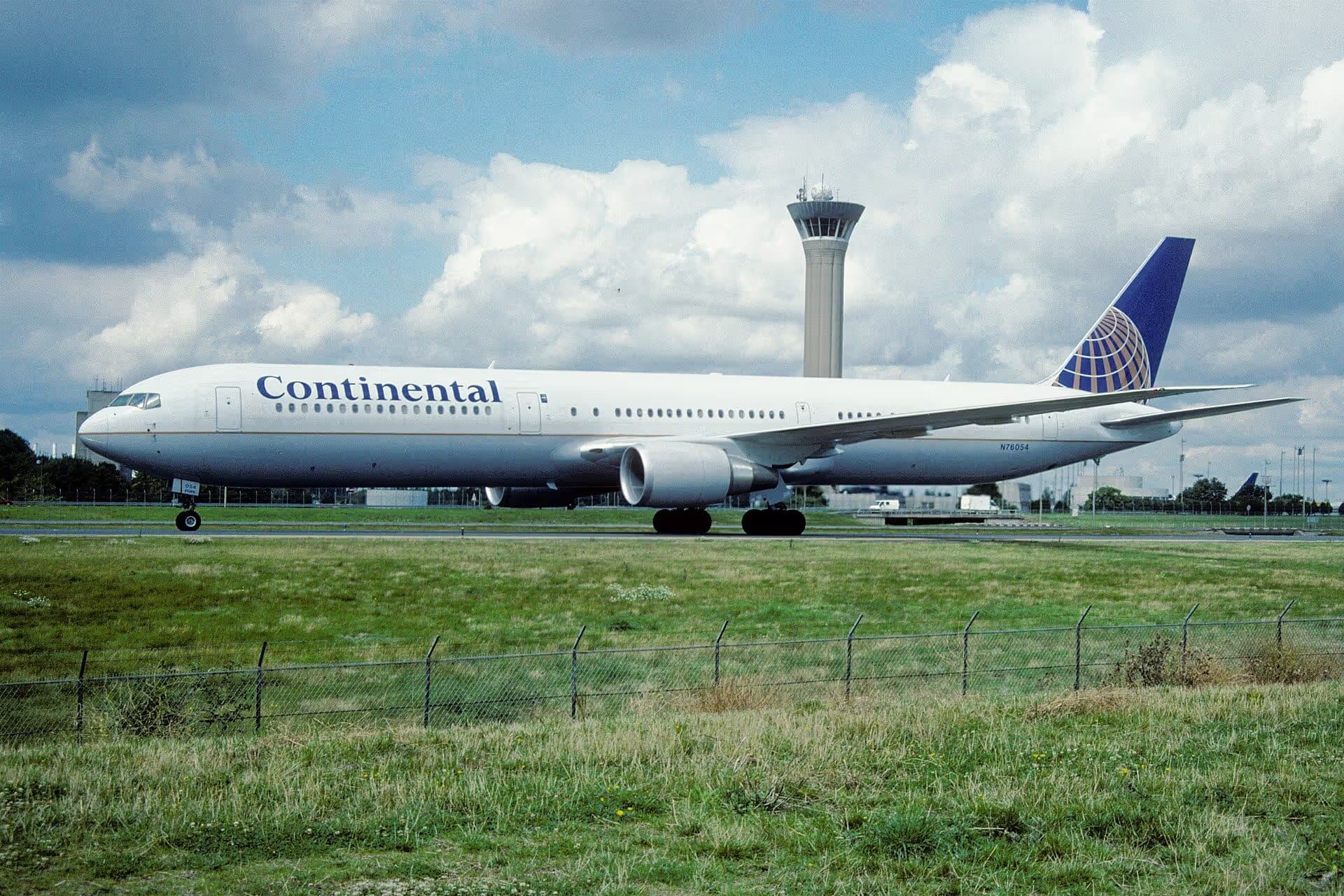 N76054 — Boeing