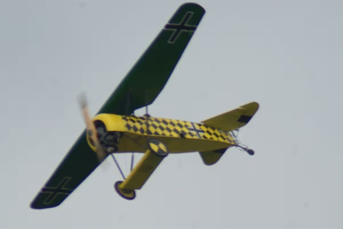 Unidentified — Single-engine aircraft