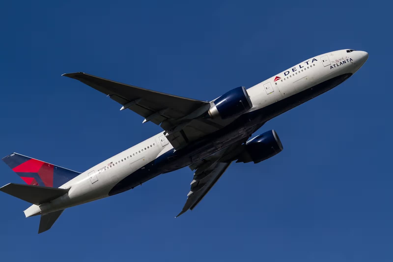 N702DN — Twin-engine aircraft