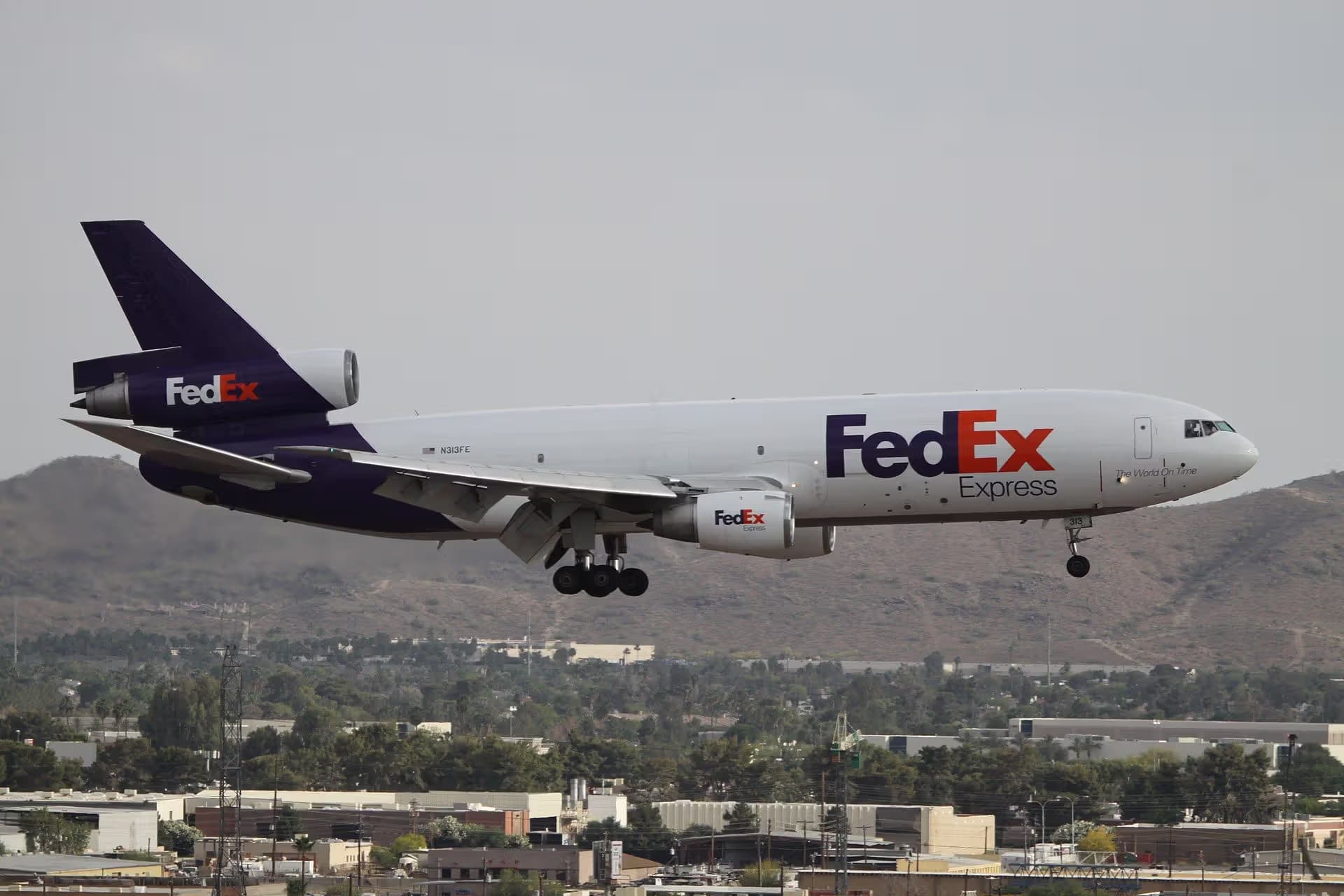 N313FE — Douglas
