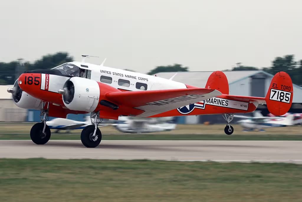 N7185 — Beechcraft