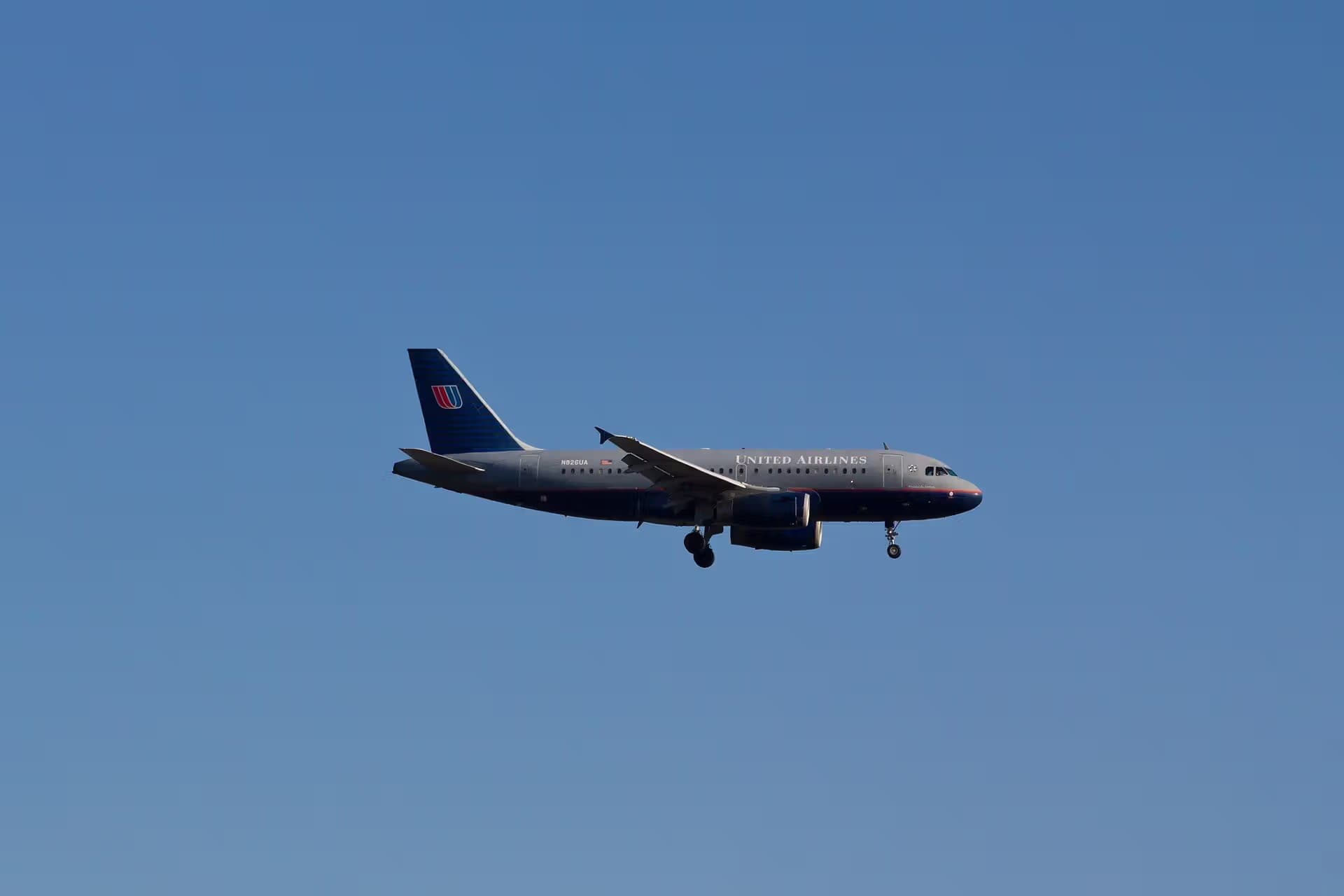 N826UA — Airbus