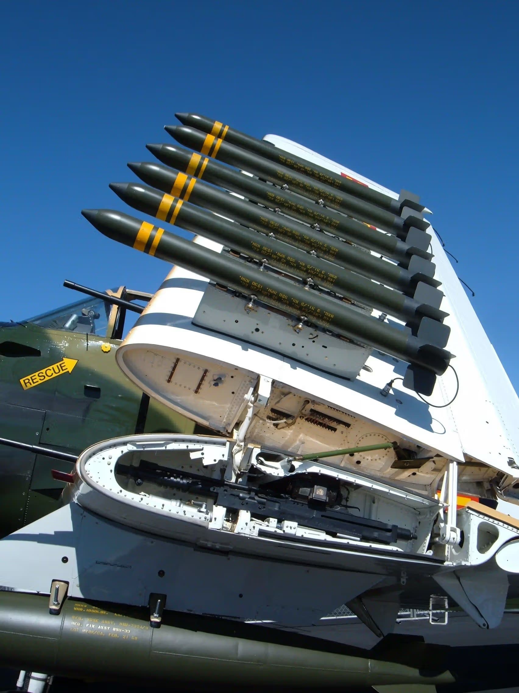 N39147 — Helicopter