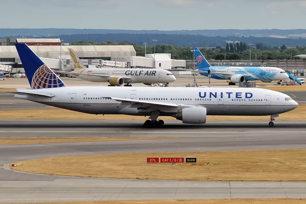N229UA — Boeing