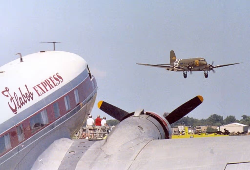 N103NA — Twin-engine aircraft