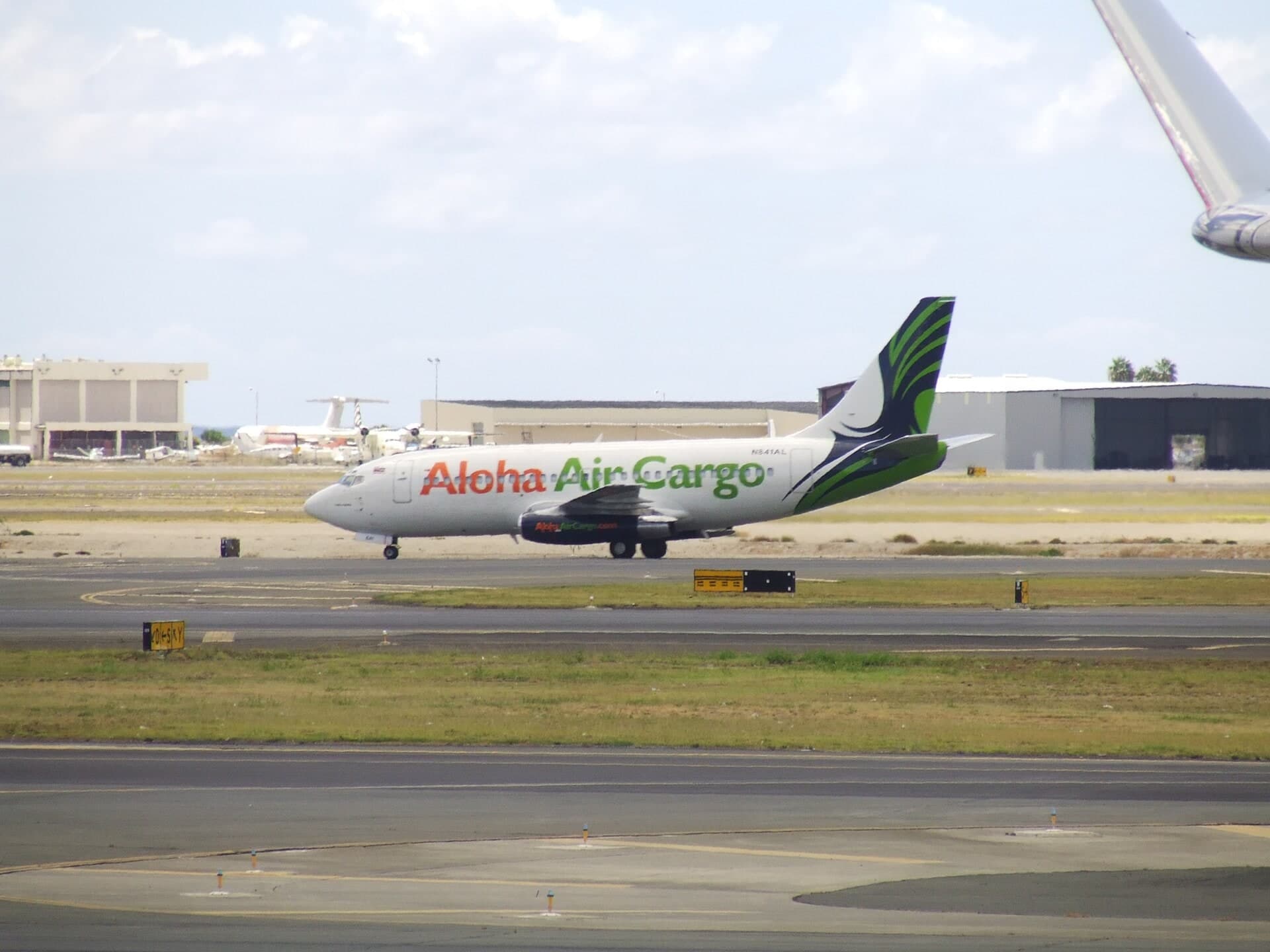 N841AL — Twin-engine aircraft