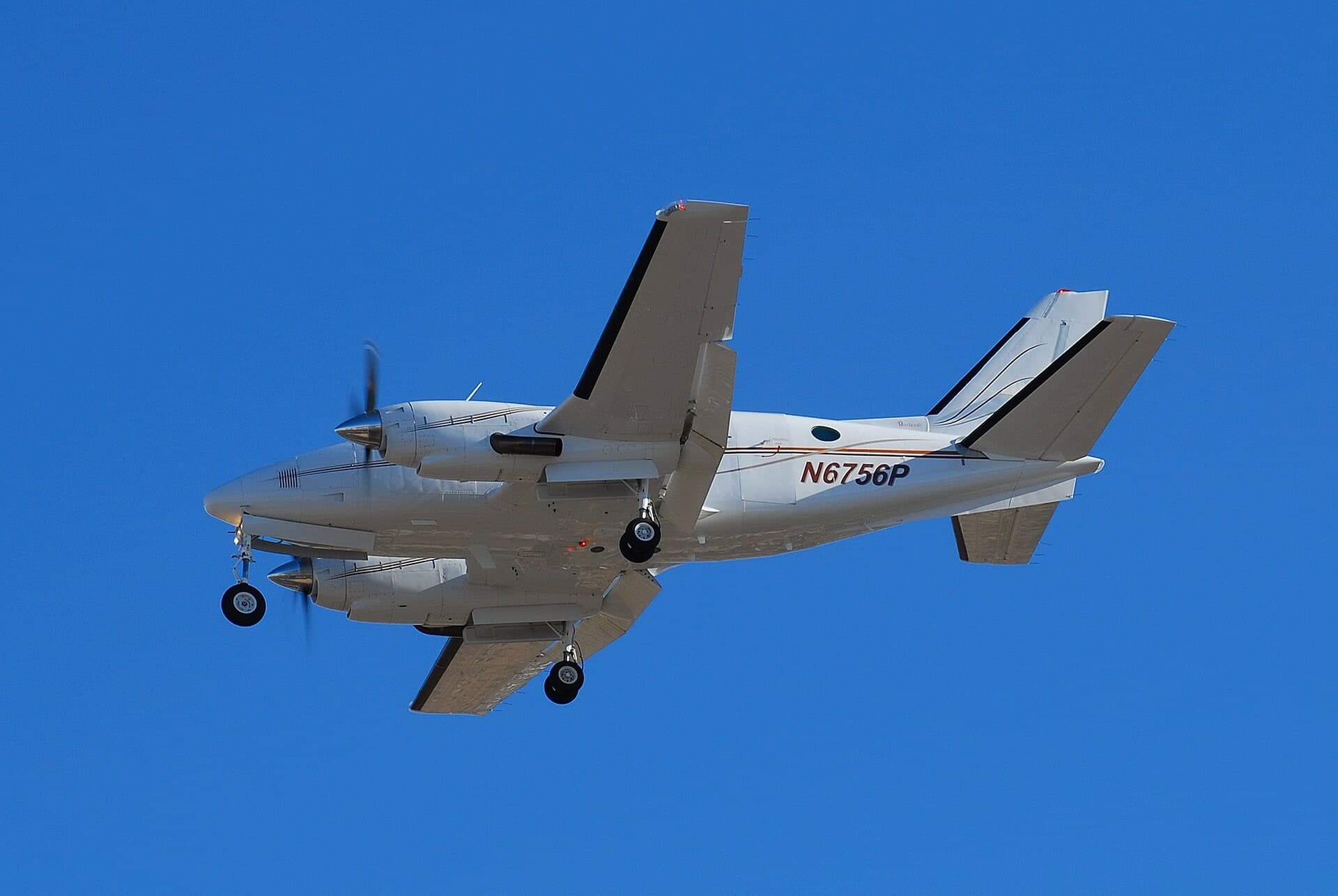 N6756P — Beechcraft