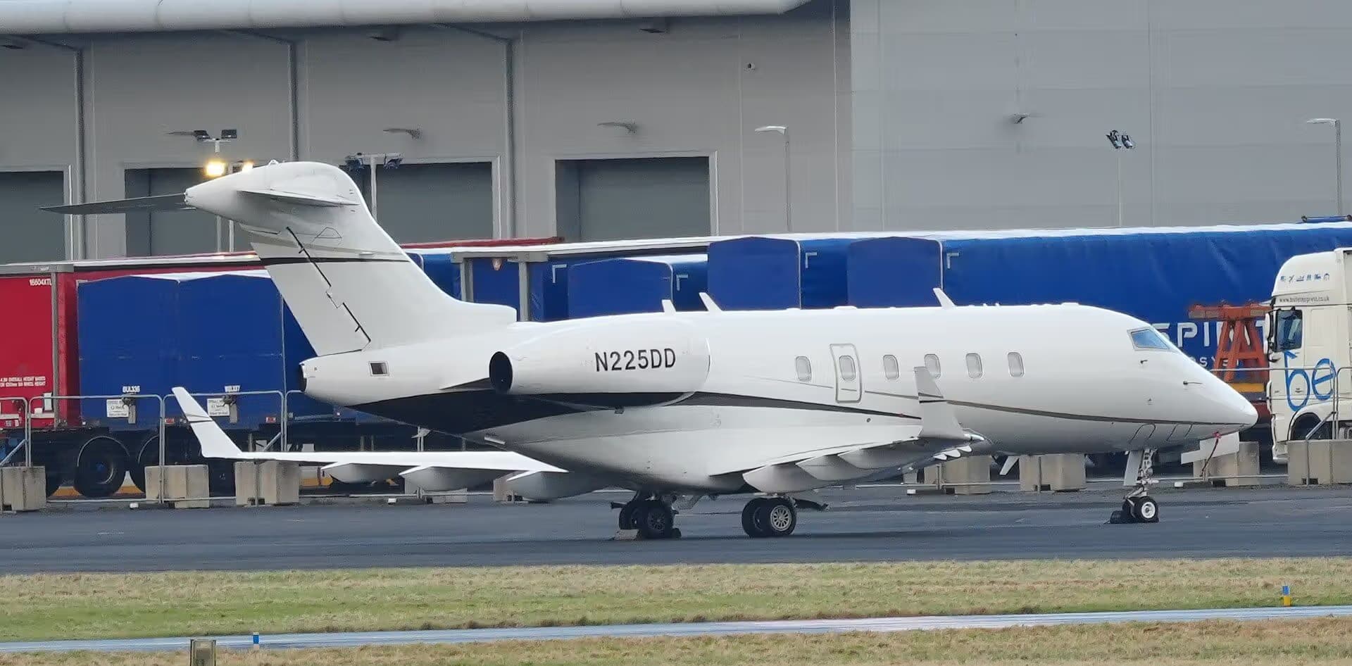 N225DD — Bombardier